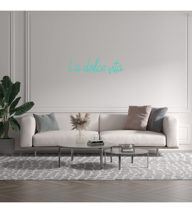 Custom text: La dolce vita